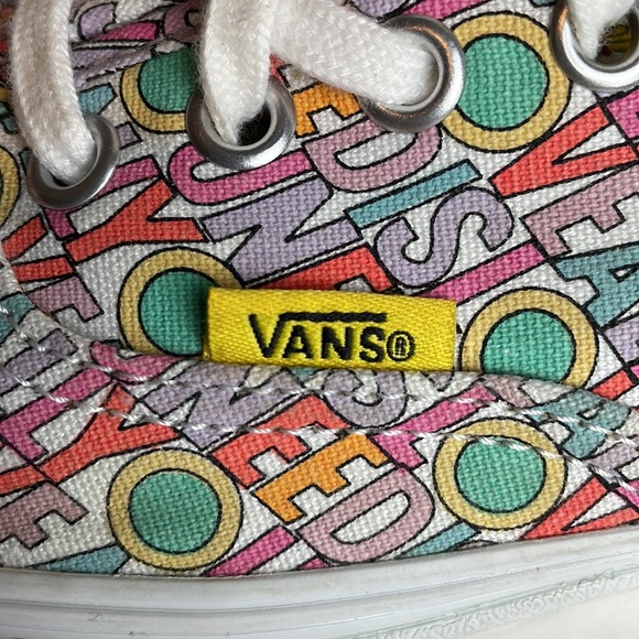 THE BEATLES BY VANS • YELLOW SUBMARINE • ALL YOU NEED IS LOVE • WOMENS 5.5 - Picture 3 of 9